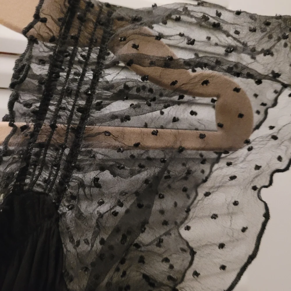 Elegant Black Women's Top Size Small - Picture 3 of 8